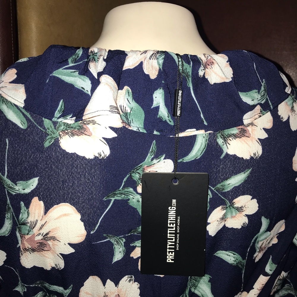 Pretty Little Thing Raina blue floral 👗 - Picture 8 of 14